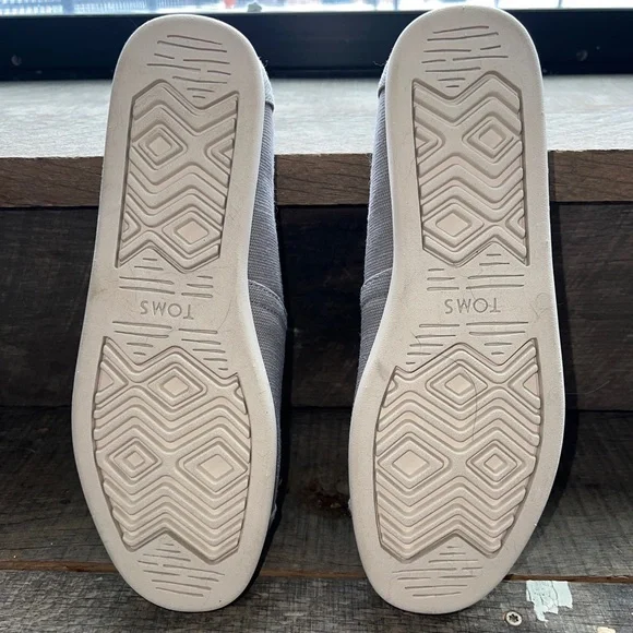Tom’s canvas shoes size 10 silver - Picture 2 of 4